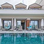 Aletris Deluxe & Hotel